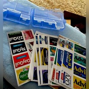 Pill container for purse pocket